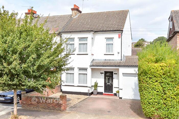 3 Bedroom End Of Terrace House For Sale In Ferndale Road, Gravesend, Kent, DA12