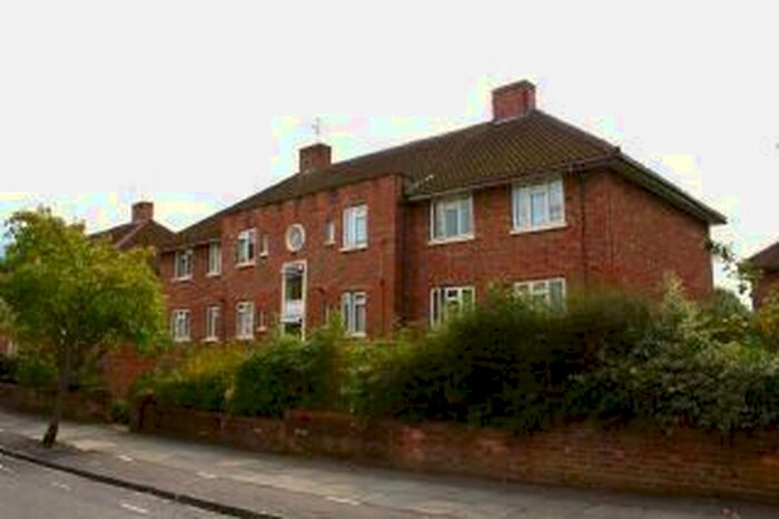 2 Bedroom Flat To Rent In Lake Road, Wimbledon, SW19