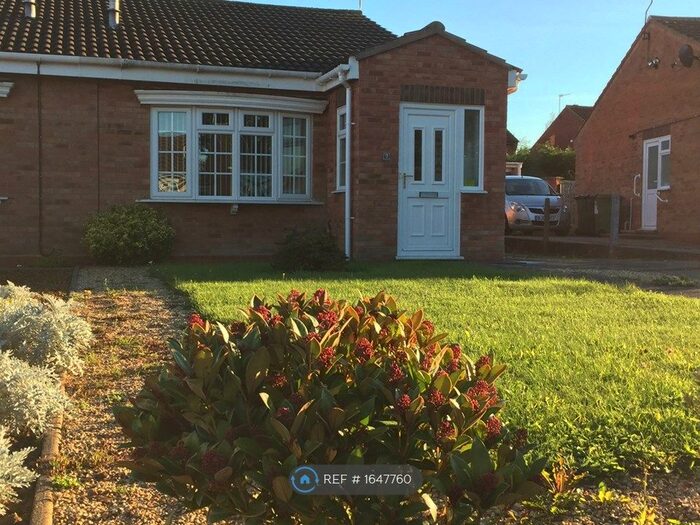 2 Bedroom Bungalow To Rent In Crutchley Way, Whitnash, Leamington Spa, CV31