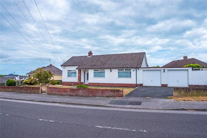 3 Bedroom Bungalow For Sale In Corbiere Avenue, Alderney, Poole, BH12