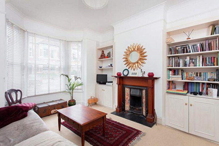 1 Bedroom Flat To Rent In Marney Road, London, SW11