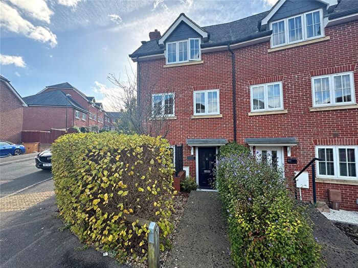 4 Bedroom End Of Terrace House For Sale In Boundary Walk, Knowle, Fareham, PO17
