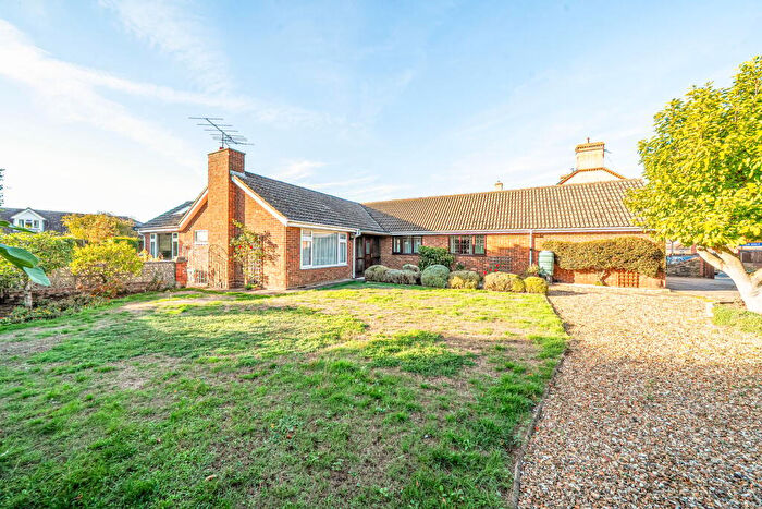 3 Bedroom Detached Bungalow For Sale In Victoria Road, Shefford, SG17