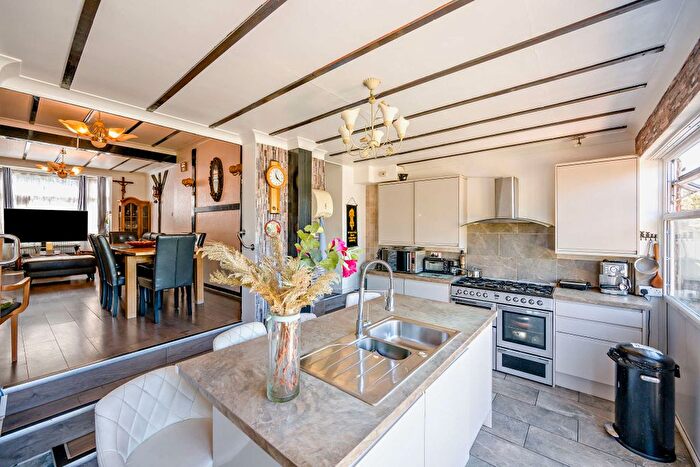 4 Bedroom Terraced House For Sale In Bridge End, Walthamstow, E17