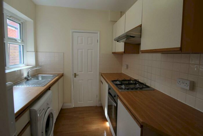 3 Bedroom Terraced House To Rent In Bed- Shaftesbury Road, Reading, RG30