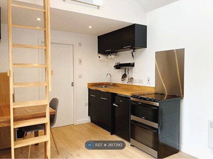 Studio To Rent In Melrose Road, Southampton, SO15