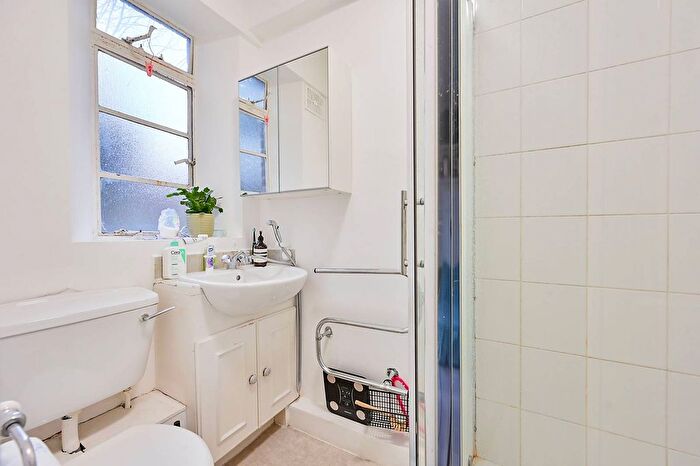 Studio To Rent In Hammersmith, Hammersmith, London, W6