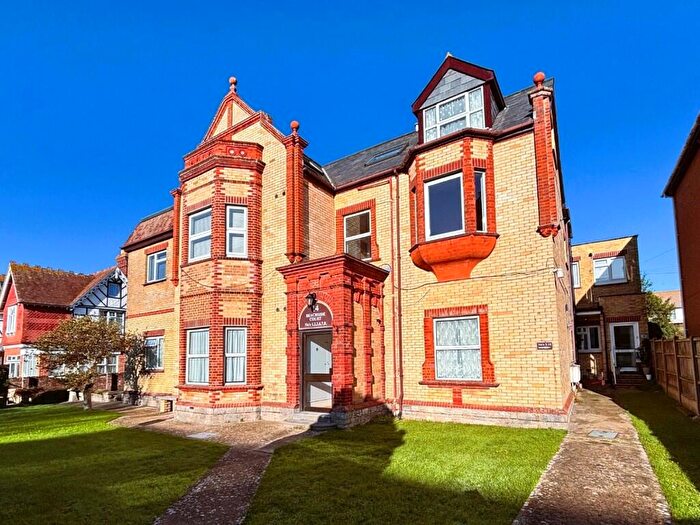 2 Bedroom Flat For Sale In Victoria Avenue, Swanage, Dorset, BH19