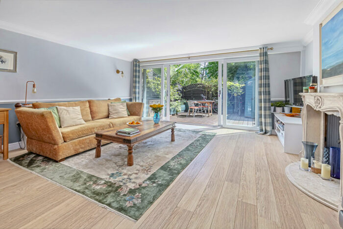 3 Bedroom Terraced House To Rent In Ebenezer Mussel House, Bethnal Green, E2