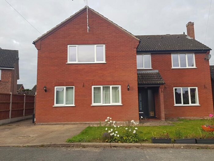 5 Bedroom Detached House For Sale In Maple Drive, Taverham, Norwich, NR8