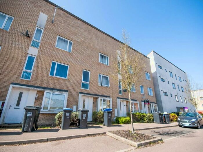 5 Bedroom Property To Rent In Aviation Avenue, Hatfield, Hertfordshire, AL10