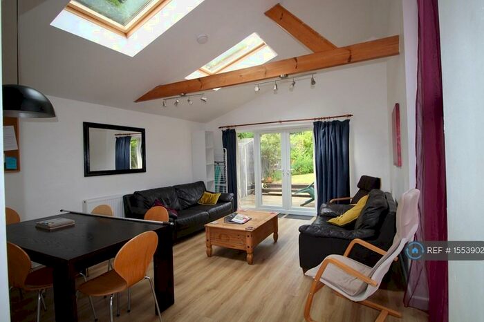 6 Bedroom Semi-Detached House To Rent In Coniston Close, Norwich, NR5