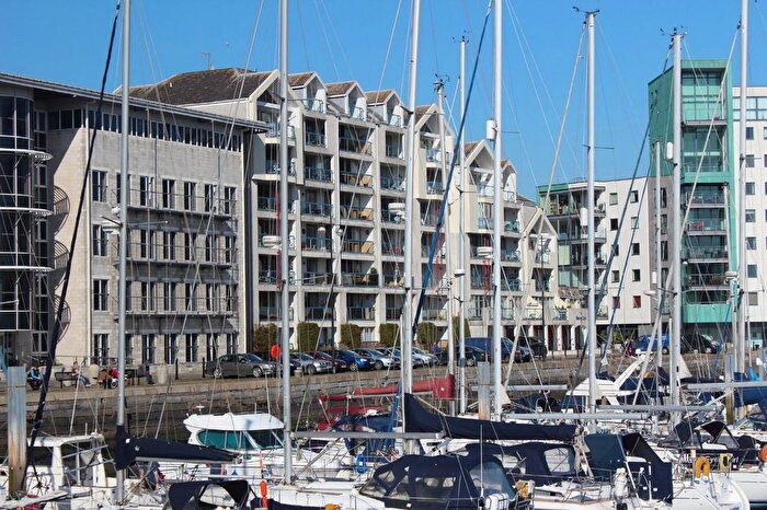 2 Bedroom Flat For Sale In Beaufort House, Sutton Harbour, Plymouth, PL4