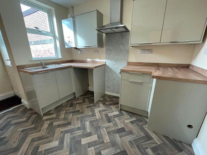 2 Bedroom Flat To Rent In Merchant Street, Nottingham, NG6