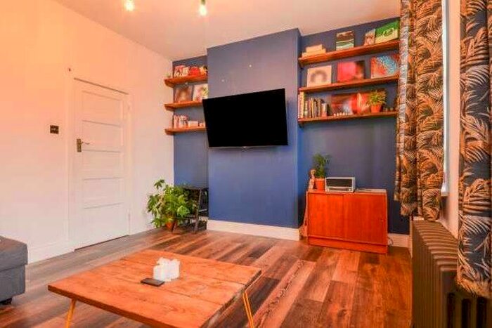 2 Bedroom Flat To Rent In Faircross House, Watford, WD17