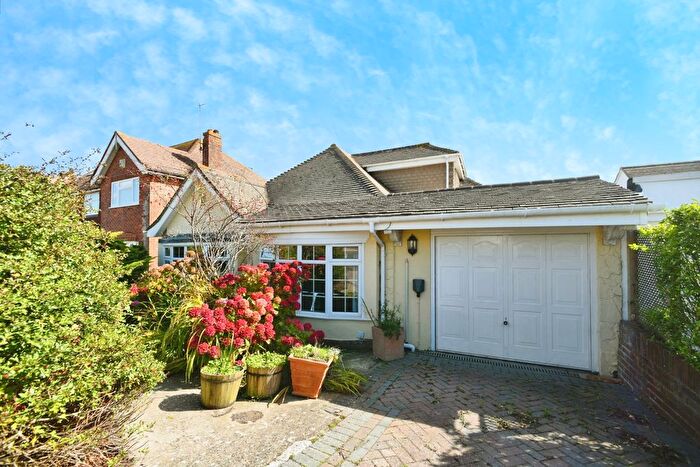 4 Bedroom Link Detached House For Sale In Rodmell Avenue, Saltdean, Brighton, East Sussex, BN2