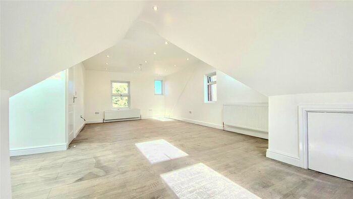 Studio To Rent In Wokingham Road, Reading, Berkshire, RG6