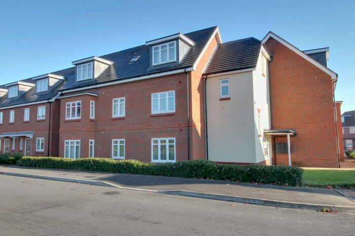 2 Bedroom Flat To Rent In Faringdon Road, Reading, RG6