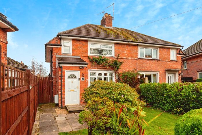 3 Bedroom Semi-Detached House For Sale In The Crofts, Farndon, Chester, CH3