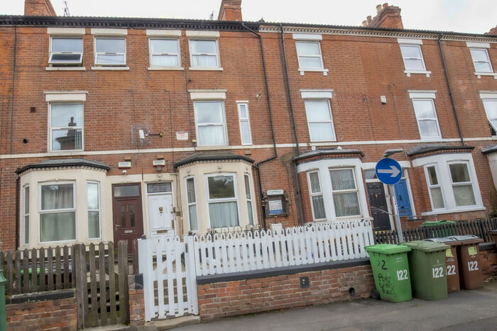 8 Bedroom End Of Terrace House To Rent In Portland Road, Nottingham, NG7