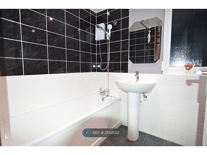 1 Bedroom Flat To Rent In Sidmoth Court, Reading, RG1