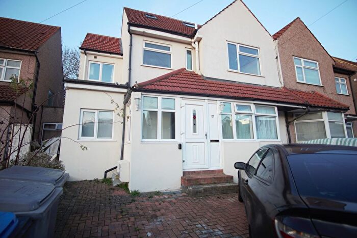 3 Bedroom Maisonette To Rent In Burgess Avenue, London, NW9