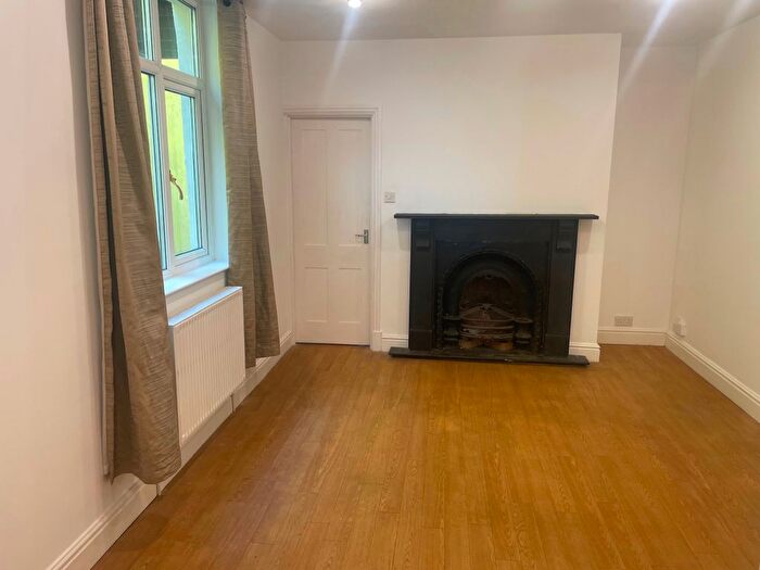 3 Bedroom Flat To Rent In The Promenade, Swansea, SA1