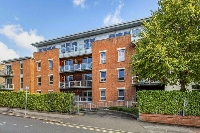 2 Bedroom Flat To Rent In Worple Road, London, SW19