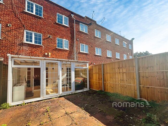 4 Bedroom Terraced House For Sale In Wayside Mews, Maidenhead, SL6