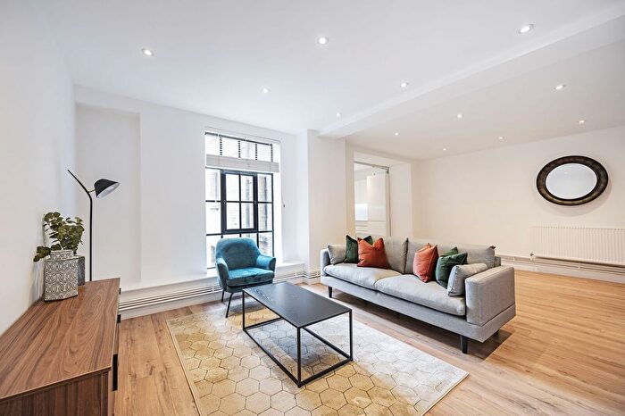 3 Bedroom Flat To Rent In Tyssen Street, Hackney, London, E8