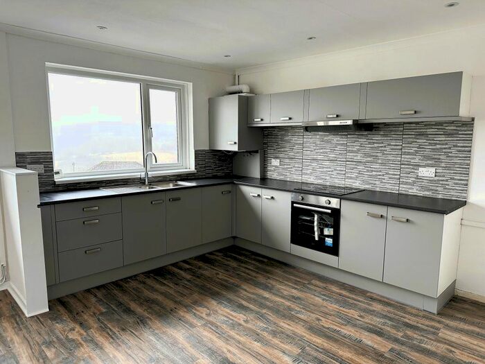 2 Bedroom Flat To Rent In The Circle, Manor Rd, Blackwood, NP12