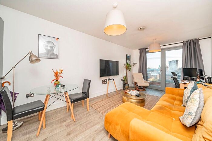 1 Bedroom Flat For Sale In Boleyn Road, Dalston, N16