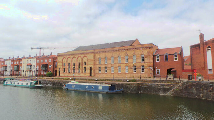 3 Bedroom Maisonette To Rent In Challoner Court, Bristol, BS1