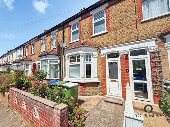 3 Bedroom Terraced House For Sale In Horsa Road, Erith, DA8