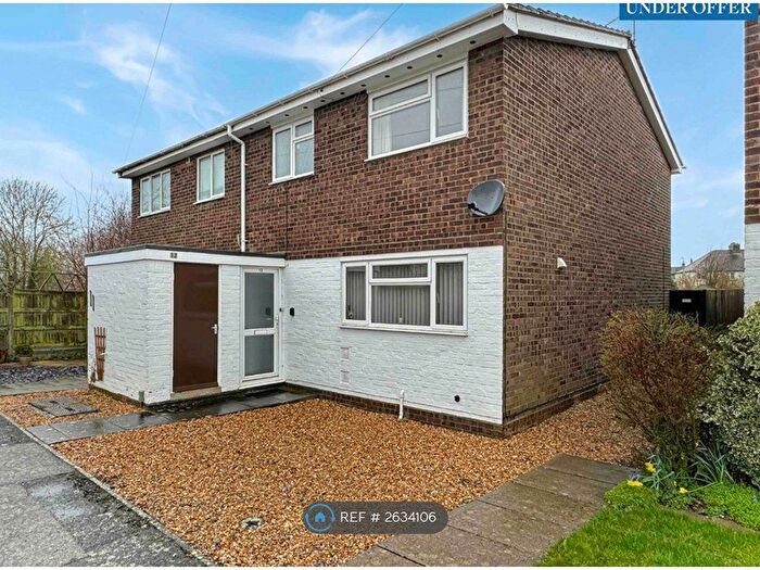 3 Bedroom Semi-Detached House To Rent In Spring Close, Histon, Cambridge, CB24