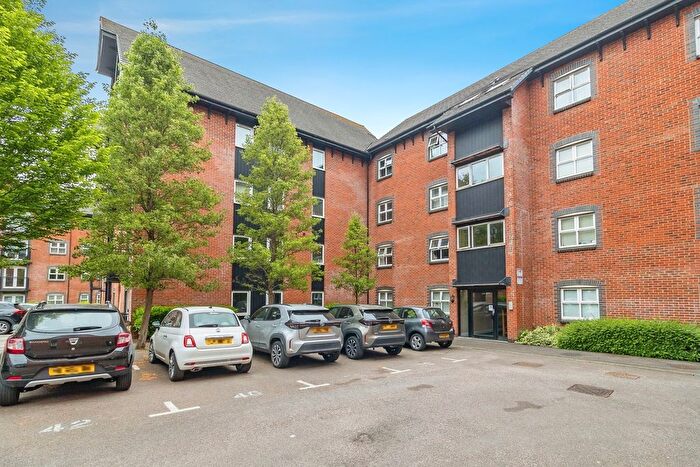 2 Bedroom Flat For Sale In The Wharf, Leighton Buzzard, Bedfordshire, LU7
