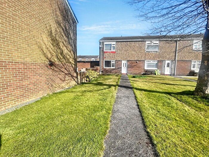 2 Bedroom End Of Terrace House For Sale In Annitsford Drive, Dudley, Cramlington, Tyne And Wear, NE23