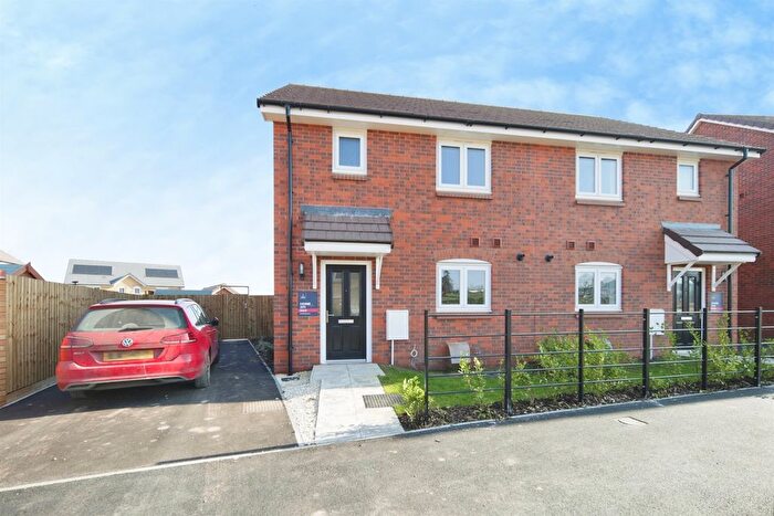 3 Bedroom Semi Detached House For Sale In Broadwell Heights, Coventry, CV4