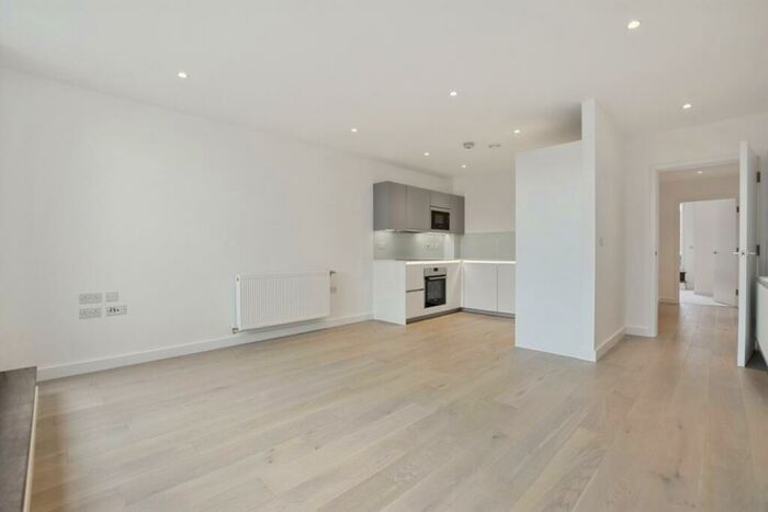 1 Bedroom Flat To Rent In Wilkinson Close, NW2