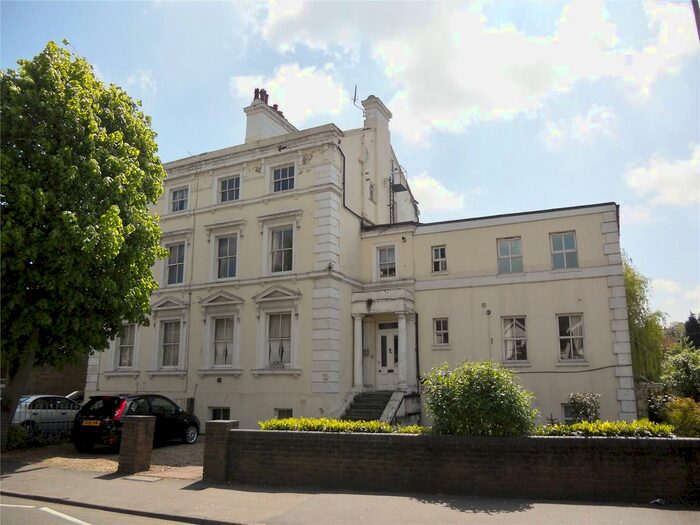 1 Bedroom Flat To Rent In Station Road, Redhill, Surrey RH1