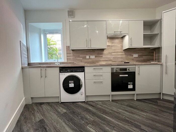 2 Bedroom Flat To Rent In Strathmore Street, Perth, PH2