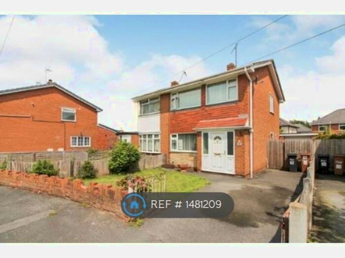 3 Bedroom Semi-Detached House To Rent In Alyndale Road, Saltney, Chester, CH4