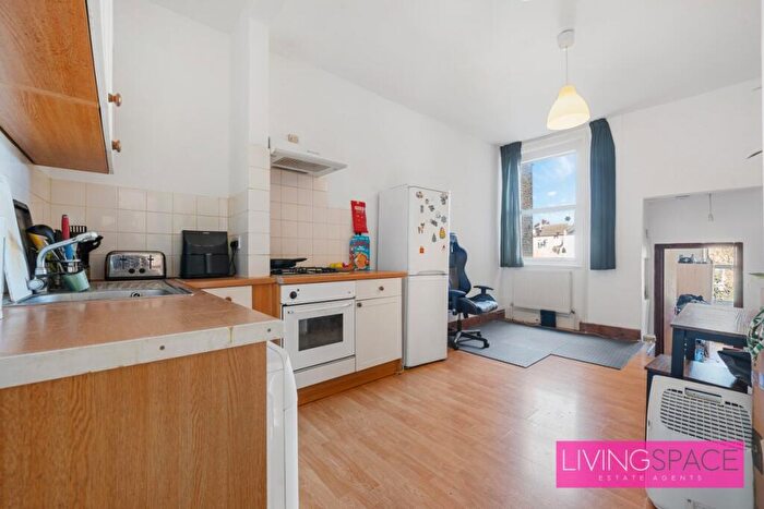 2 Bedroom Flat For Sale In Kimberley Gardens, Haringey, N4