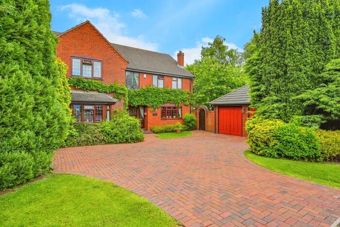 5 Bedroom Detached House For Sale In Rosewood Park, Walsall, Staffordshire, WS6