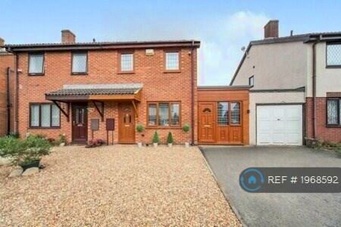 3 Bedroom Semi-Detached House To Rent In Thornhill Close, Houghton Regis, LU5