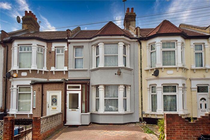 3 Bedroom Terraced House For Sale In Oxford Road, Ilford, IG1