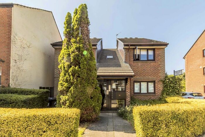 1 Bedroom Flat To Rent In Rothschild Road, London, W4