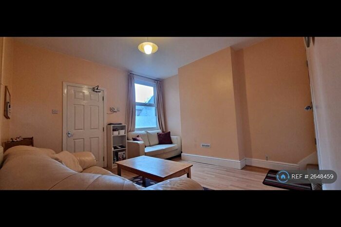 4 Bedroom Terraced House To Rent In City Road, Nottingham, NG7