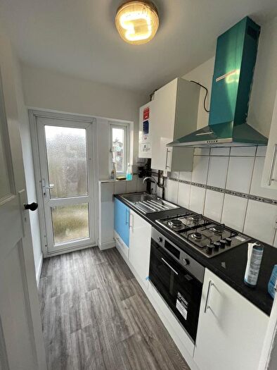 3 Bedroom Semi-Detached House To Rent In The Greenway, Hounslow, TW4