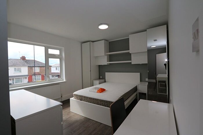 4 Bedroom Semi Detached House To Rent In Clifford Bridge Road, Coventry, West Midlands, CV3